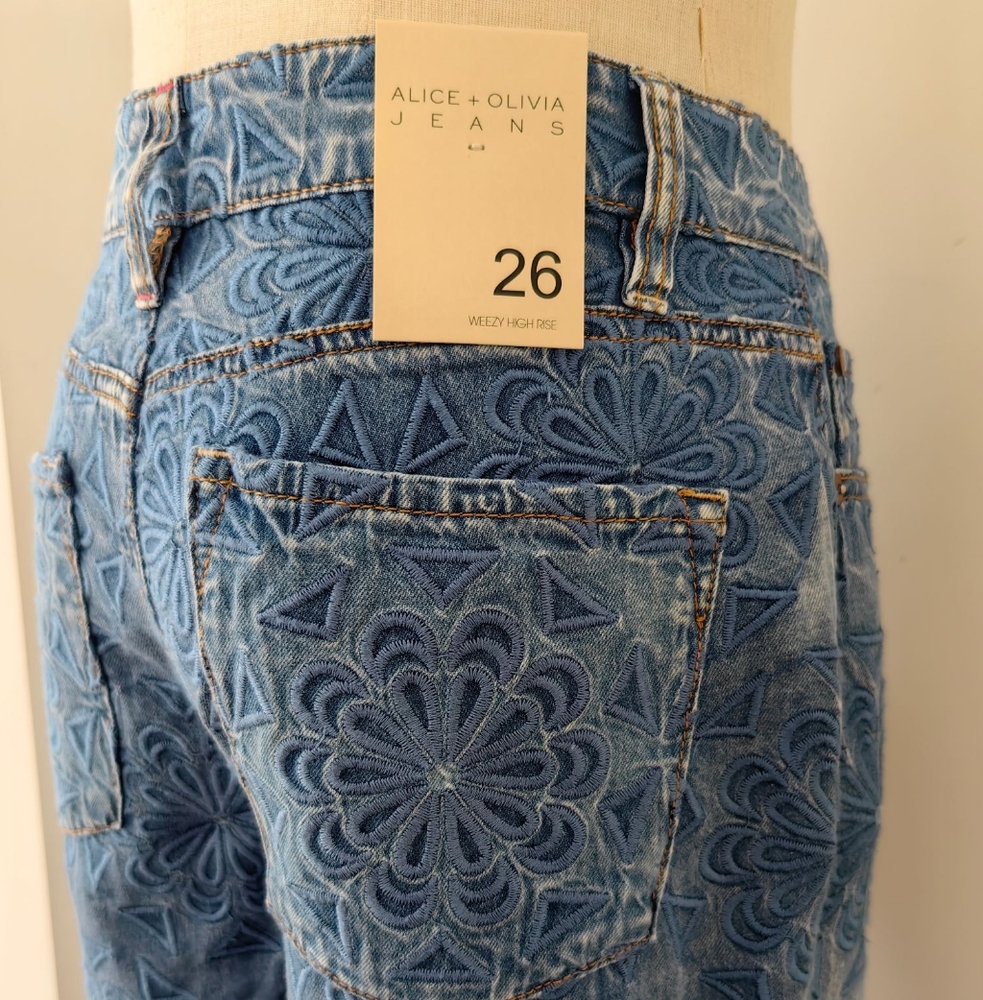 Alice + Olivia WEEZY LASERCUT JEAN - Picture 13 of 16